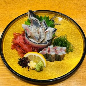 sashimi of pacific saury
