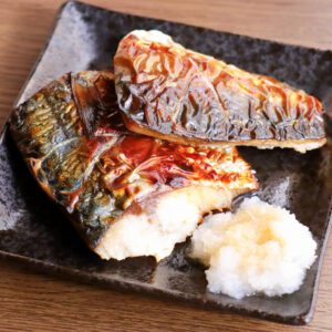 Salt-grilled mackerel 
