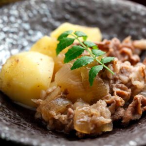Nikujaga (simmered potatoes and meat)