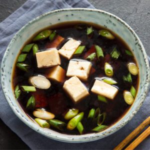 Akadashi (soup using haccho-miso)