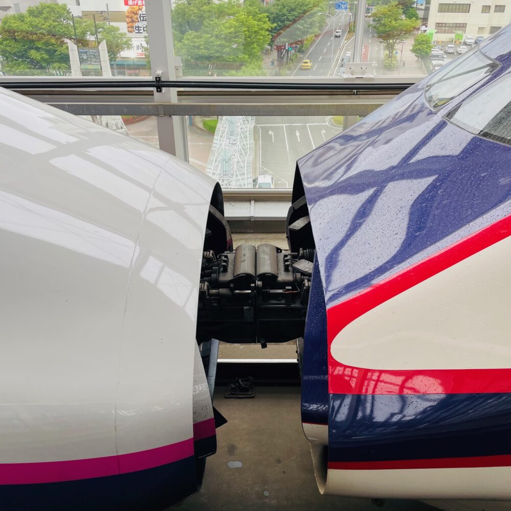 東北新幹線と山形新幹線の連結作業