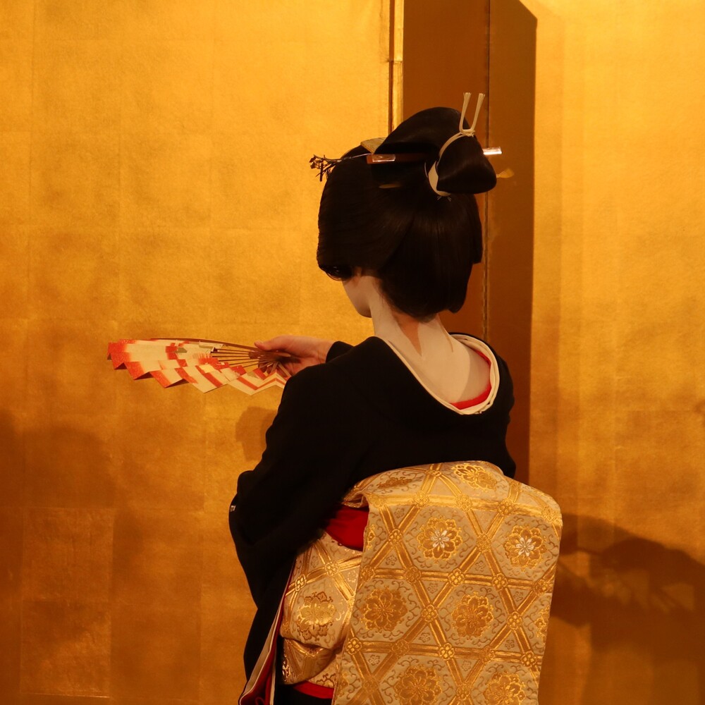 お座敷遊びは何が楽しい?人生で一度は体験したい、粋な大人の花柳界。東京・神楽坂の初心者向け安心ガイド