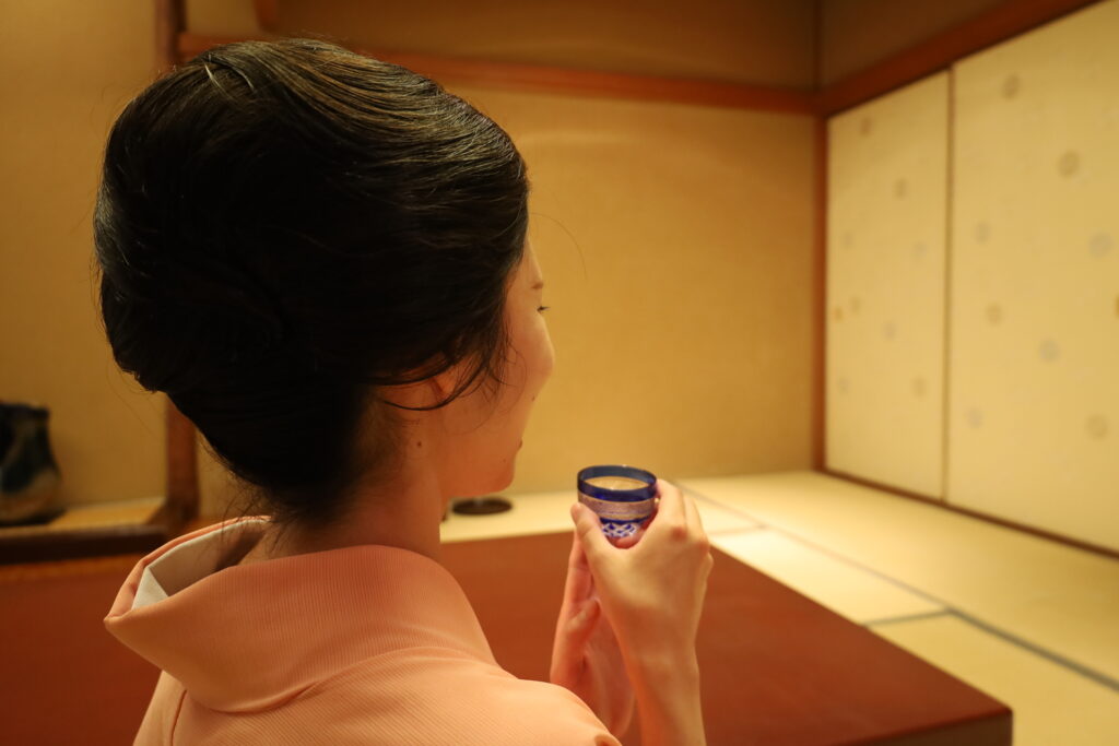 お座敷遊びは何が楽しい?人生で一度は体験したい、粋な大人の花柳界。東京・神楽坂の初心者向け安心ガイド